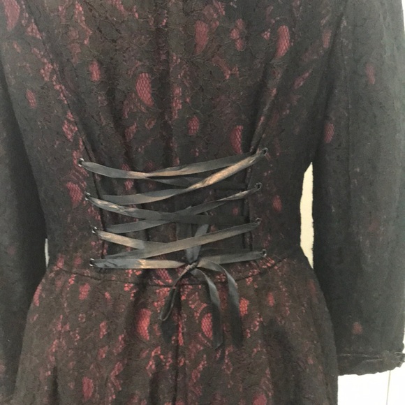 Lovely lace jacket! - Picture 4 of 5